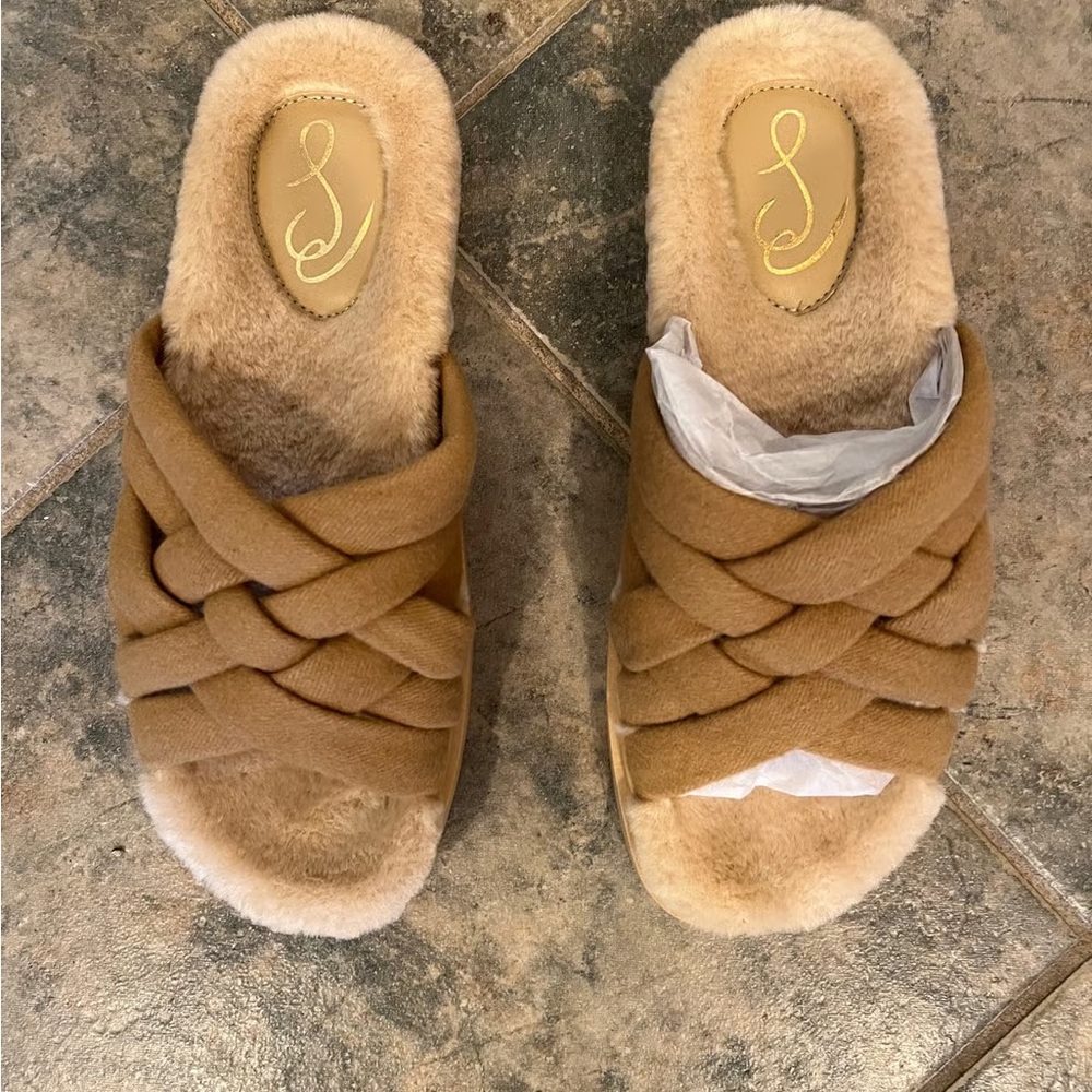 NWOB Sam Edelman Vaughn Faux Fur Footbed Woven Slide Sandal 
Sz: 8M